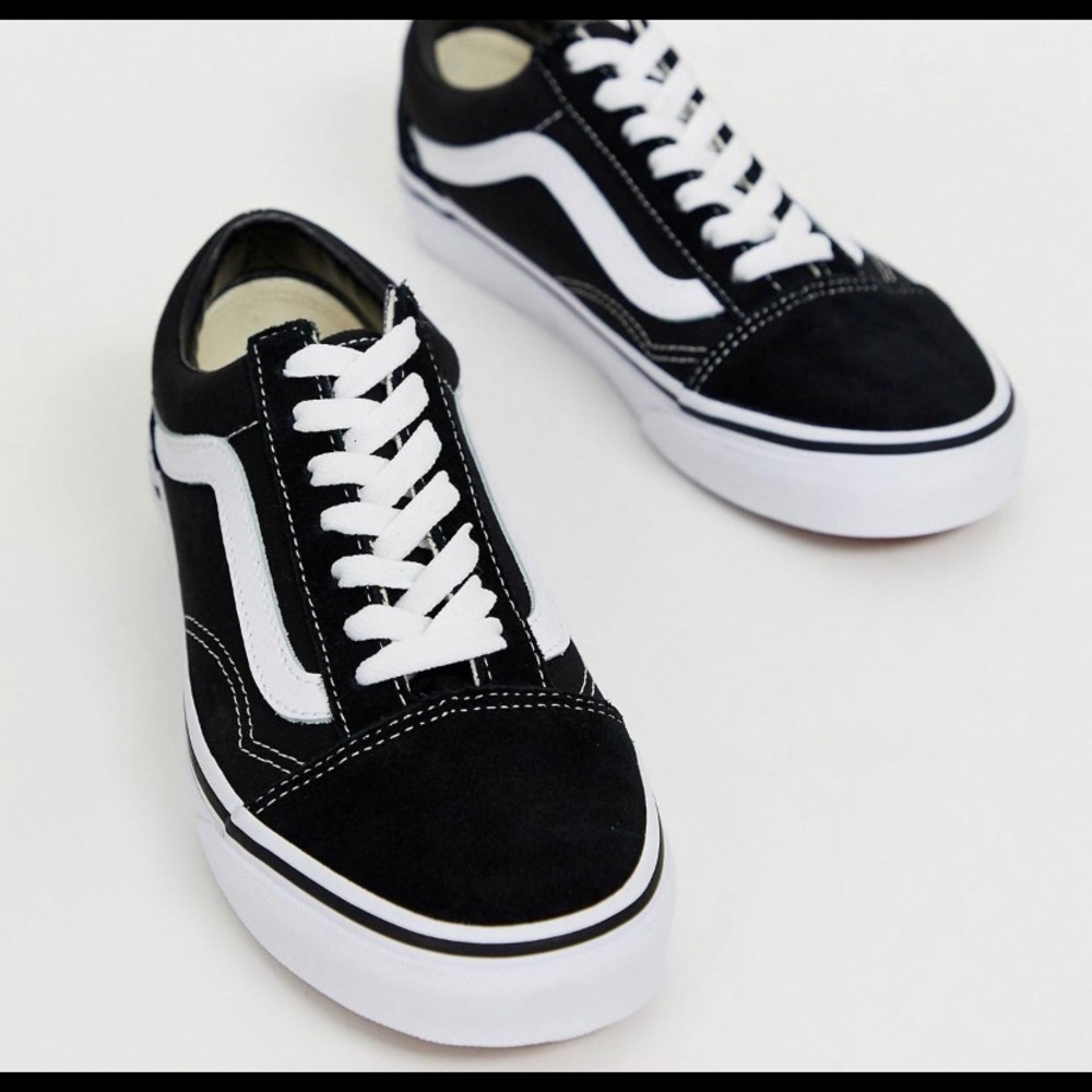 VANS black/white sneakers